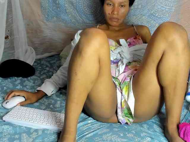 alia2424 webcam