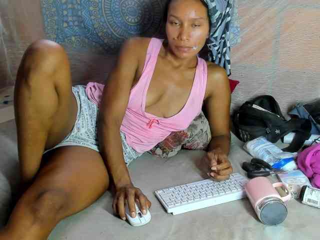 alia2424 webcam