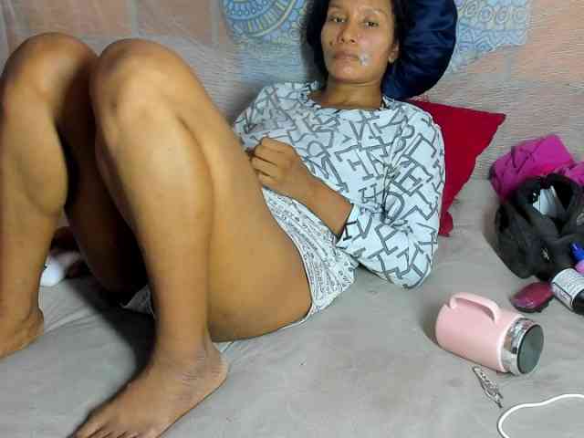 alia2424 webcam