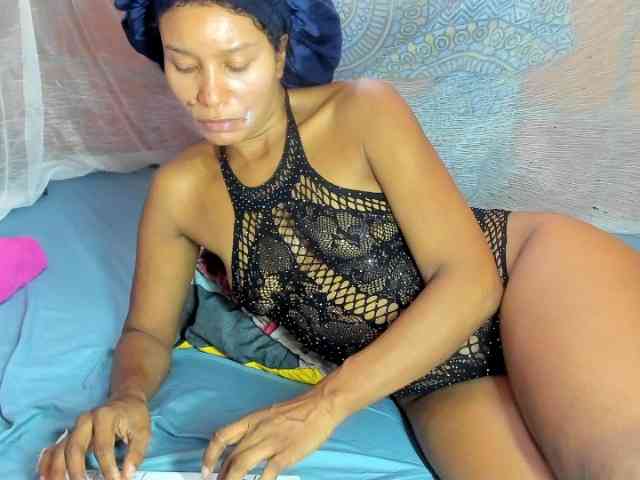 alia2424 webcam