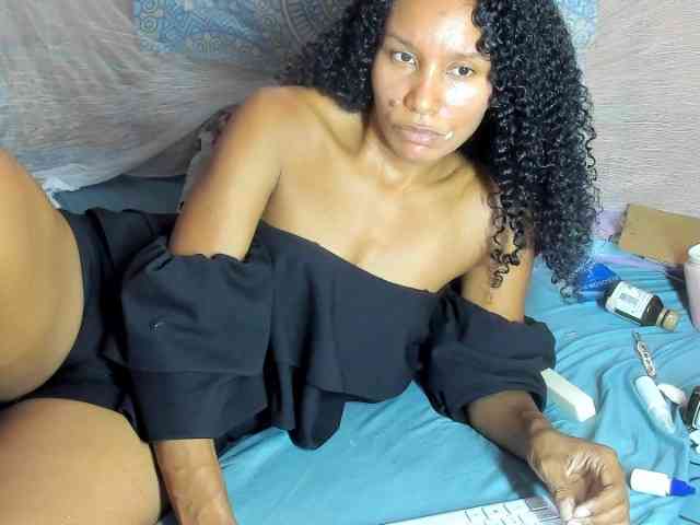 alia2424 webcam