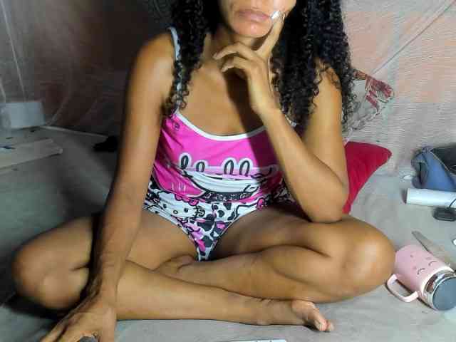 alia2424 webcam