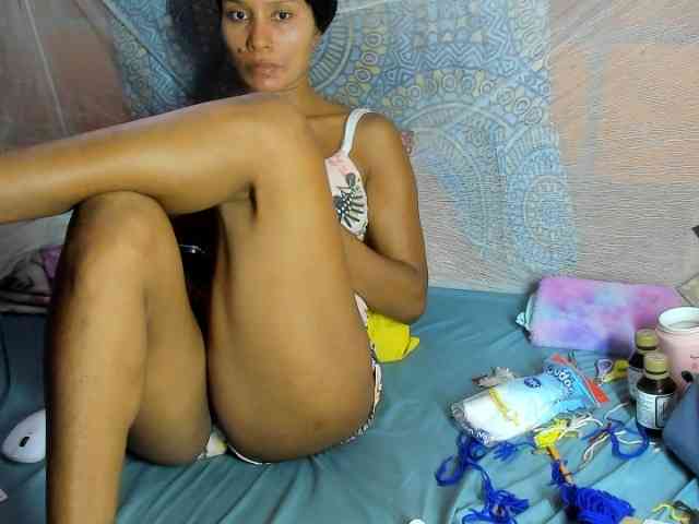 alia2424 webcam