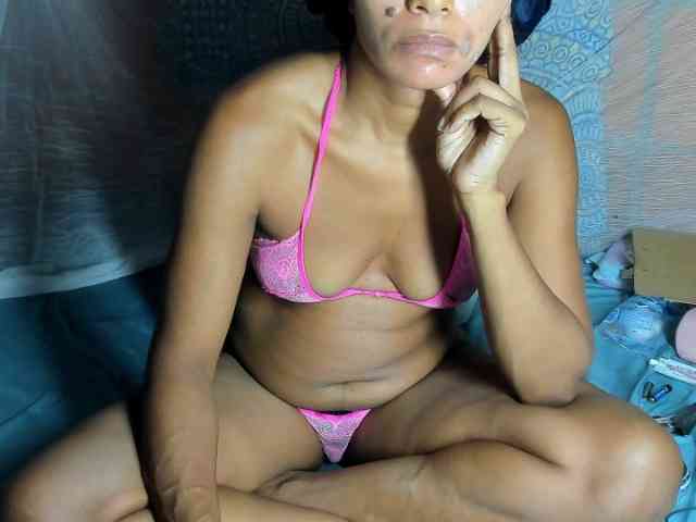 alia2424 webcam