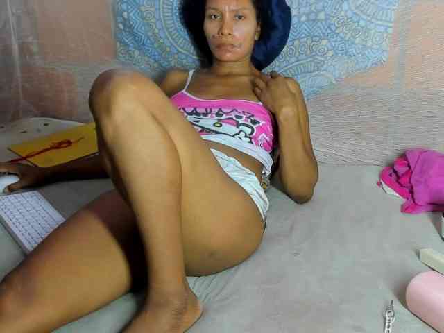 alia2424 webcam