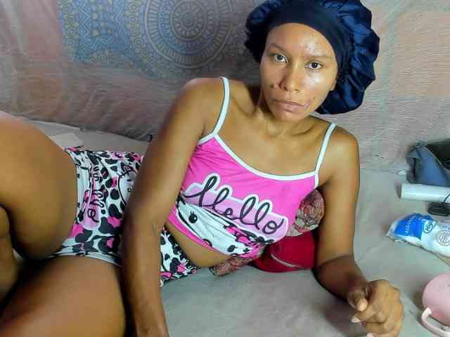 alia2424 webcam