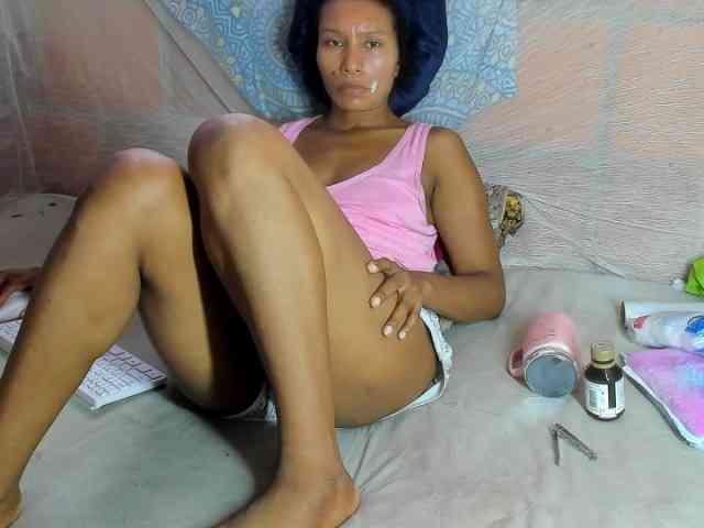 alia2424 webcam