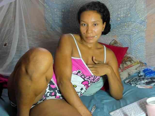 alia2424 webcam