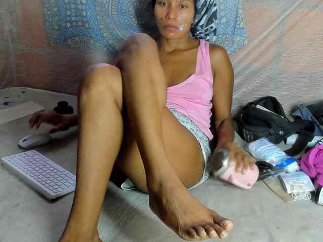 alia2424 webcam