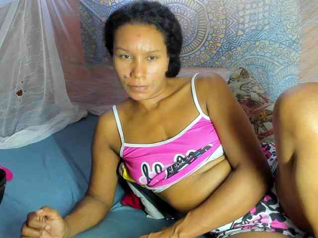 alia2424 webcam