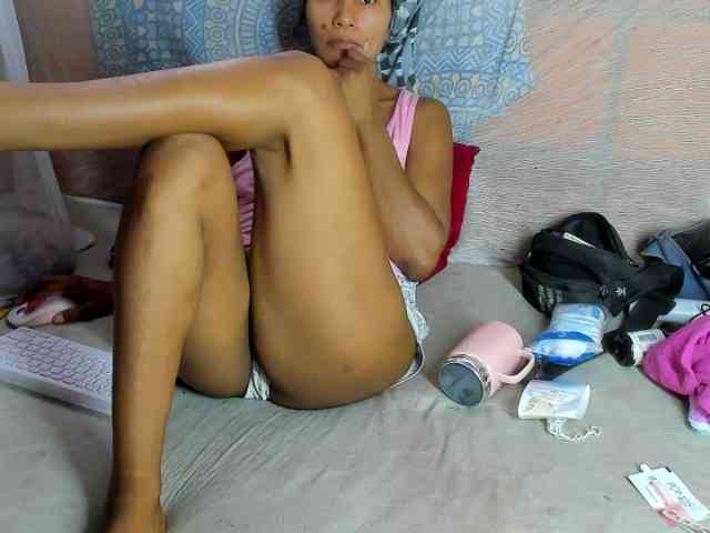 alia2424 webcam