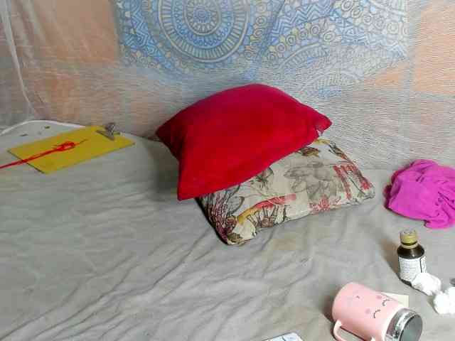 alia2424 webcam