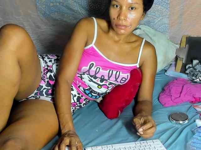 alia2424 webcam