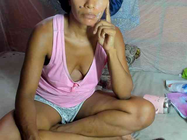 alia2424 webcam