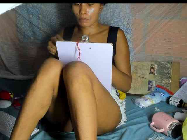 alia2424 webcam