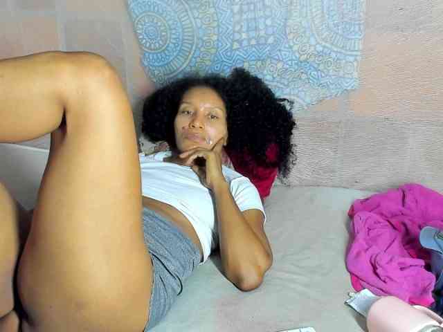 alia2424 webcam