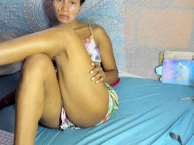 alia2424 webcam