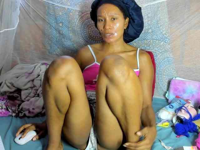 alia2424 webcam