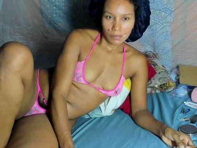 alia2424 webcam