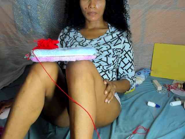 alia2424 webcam