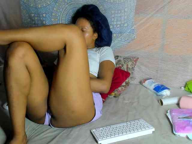 alia2424 webcam