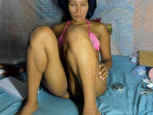 alia2424 webcam