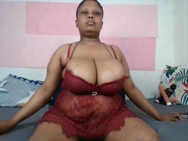 BIGTITTISXX live cam on BongaCams