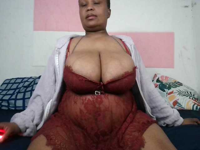 BIGTITTISXX live cam on BongaCams