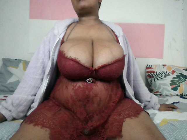 BIGTITTISXX live cam on BongaCams