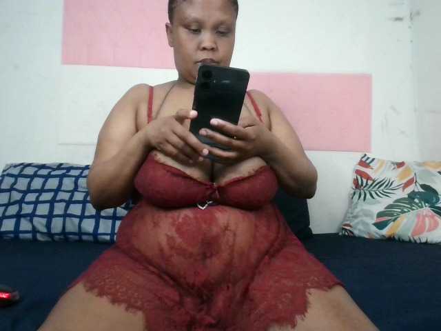 BIGTITTISXX live cam on BongaCams