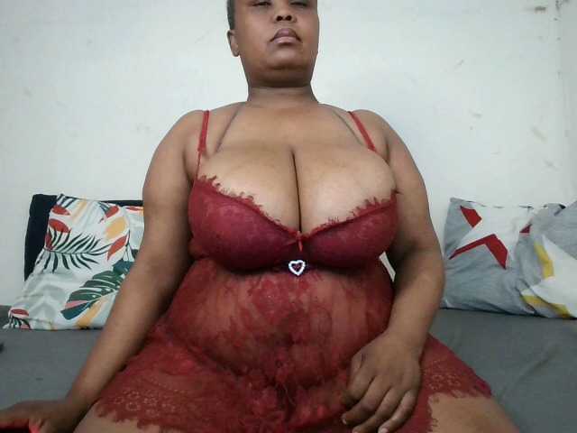 BIGTITTISXX webcam
