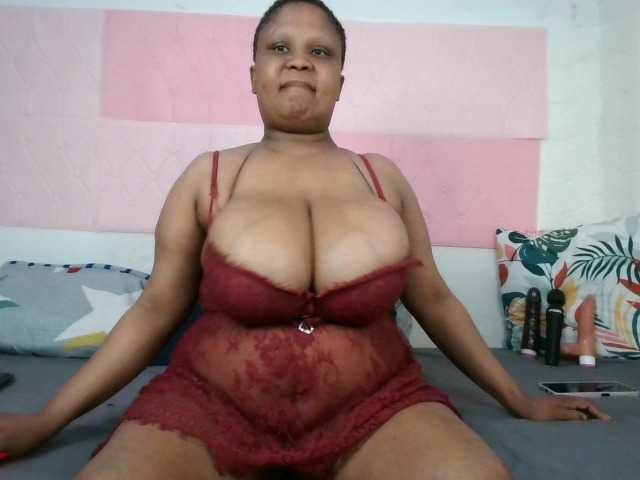 BIGTITTISXX live cam on BongaCams