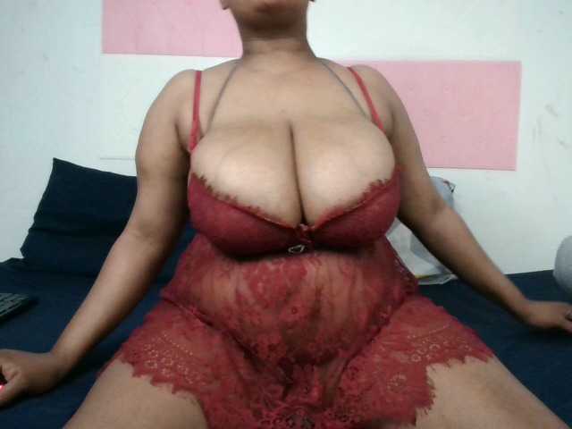 BIGTITTISXX live cam on BongaCams