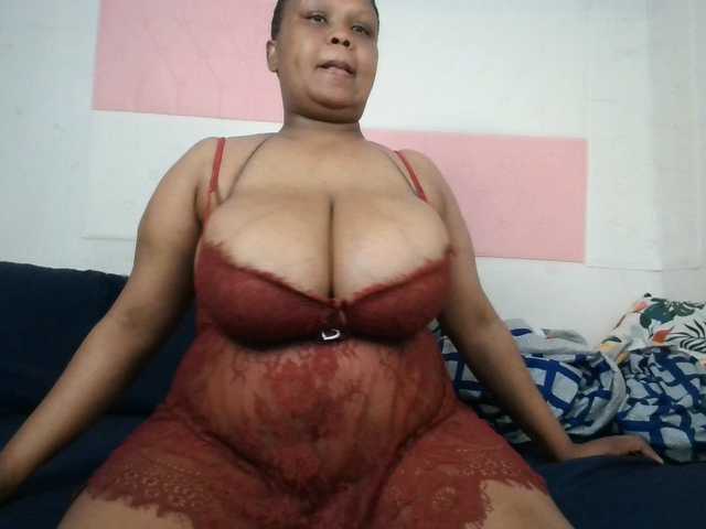 BIGTITTISXX live cam on BongaCams