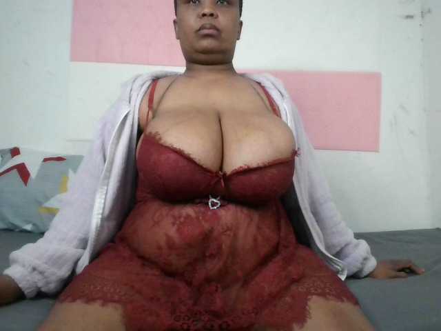 BIGTITTISXX live cam on BongaCams