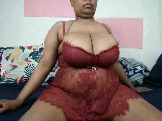 BIGTITTISXX live cam on BongaCams