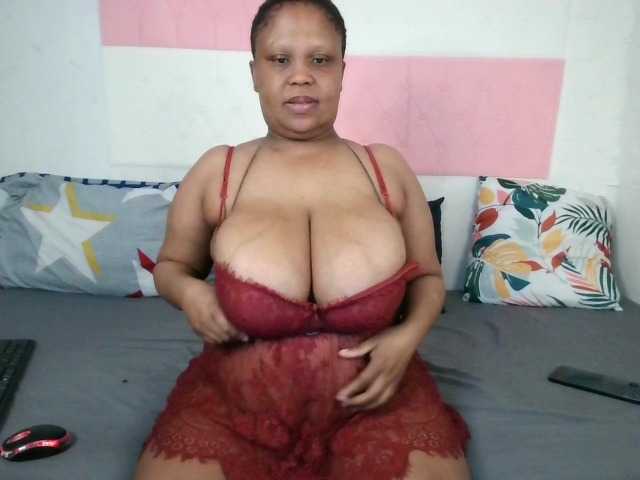 BIGTITTISXX live cam on BongaCams