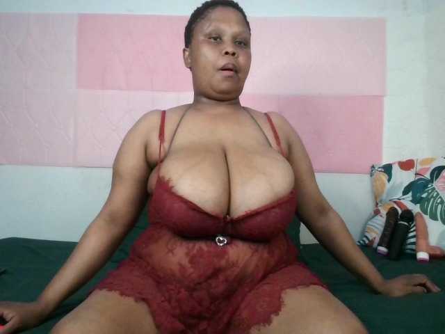 BIGTITTISXX live cam on BongaCams