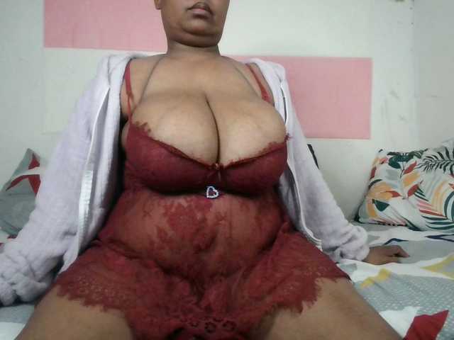 BIGTITTISXX live cam on BongaCams
