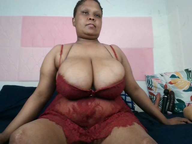 BIGTITTISXX live cam on BongaCams