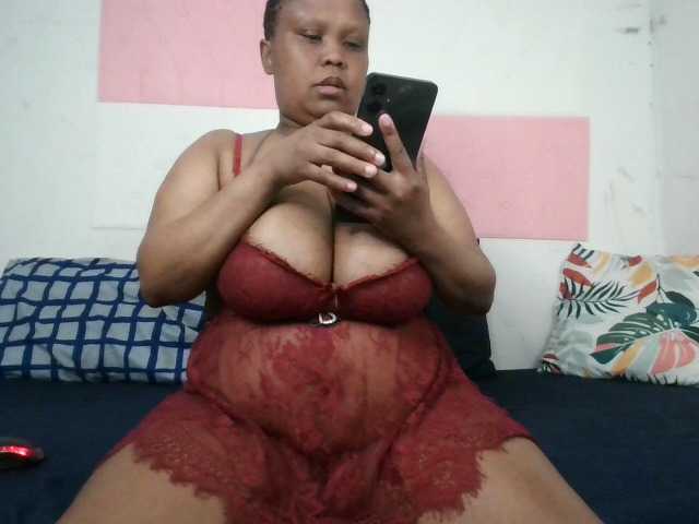 BIGTITTISXX live cam on BongaCams