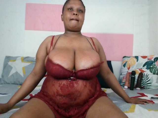 BIGTITTISXX live cam on BongaCams