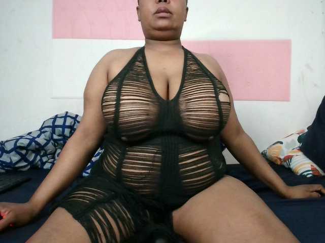 BIGTITTISXX live cam on BongaCams