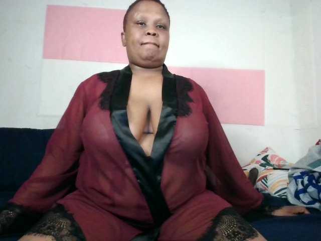 BIGTITTISXX live cam on BongaCams