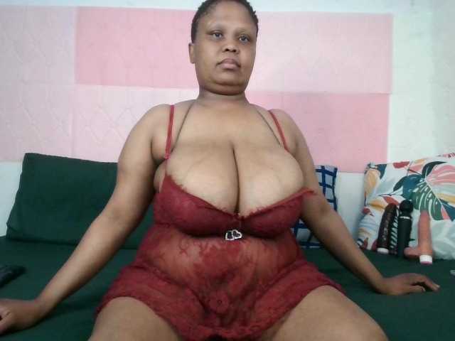 BIGTITTISXX live cam on BongaCams
