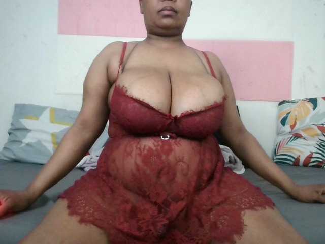 BIGTITTISXX live webcam show