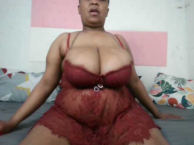 BIGTITTISXX live cam on BongaCams