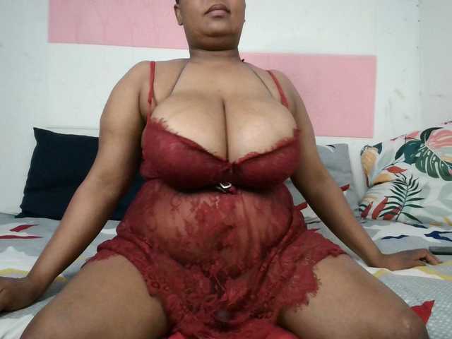 BIGTITTISXX live cam on BongaCams