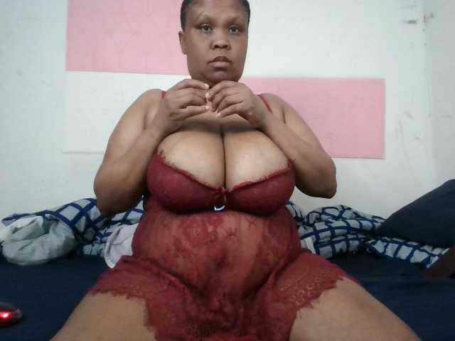 BIGTITTISXX live cam on BongaCams