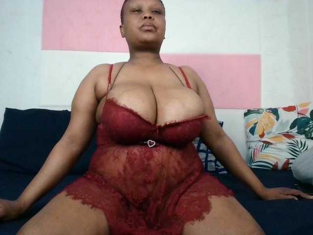 BIGTITTISXX live cam on BongaCams
